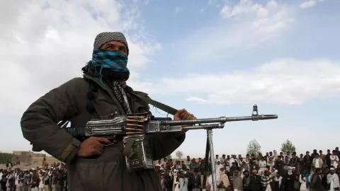 Darah Warga Tumpah di Perbatasan Afghanistan, Taliban Mengelak - GenPI.co