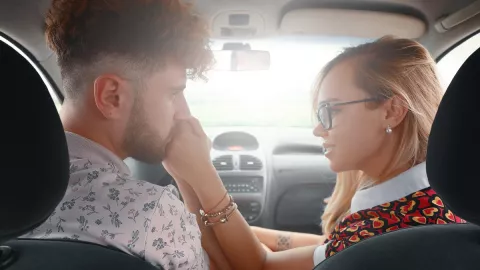 Ini Dia Sensasi Bermain Cinta di Mobil, Jangan Sampai Ketahuan - GenPI.co