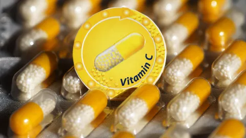 Awas, Konsumsi Vitamin C Berlebihan Bisa Batu Ginjal - GenPI.co