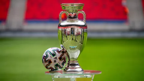 Jadwal Piala Eropa 2020 Hari Ini: Italia Inggris Menanti Rekor - GenPI.co