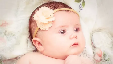 Inspirasi Nama Bayi Perempuan Bermakna Perhiasan, Cantik & Elegan - GenPI.co