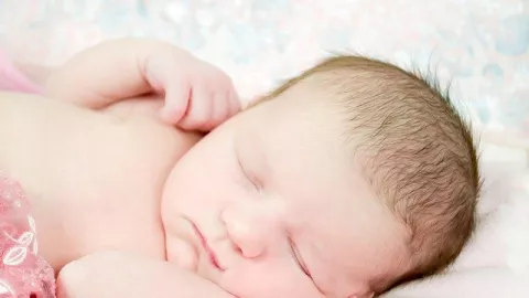 Inspirasi Nama Bayi Perempuan Bermakna Sehat, Simak Bunda! - GenPI.co