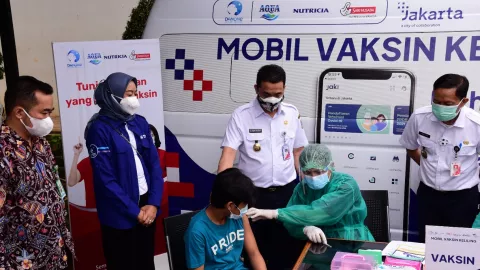 Sasar Warga Rentan, Donone Berikan Vaksinasi Keliling Jakarta - GenPI.co