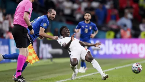 Inggris Buntung, Italia Ketahuan Curang di Final Piala Eropa 2020 - GenPI.co