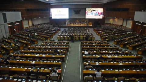 Wakil Ketua Banggar DPR Mendadak Ambruk di Ruang Rapat Paripurna - GenPI.co