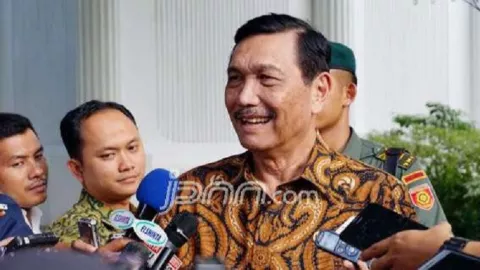 Saran Pangamat, Jokowi Harus Ganti Luhut Pandjaitan - GenPI.co