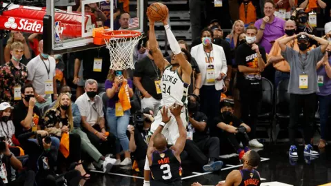 Final NBA 2021: Suns vs Bucks Sengit Sampai Akhir - GenPI.co