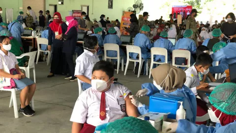 Ngebet Divaksin, Ganjar Sebut Anak-anak Sudah Rindu Sekolah - GenPI.co