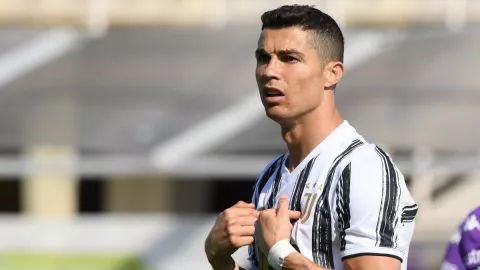 Manuver Gila Juventus, Tukar Ronaldo dengan Buangan Inter Milan - GenPI.co