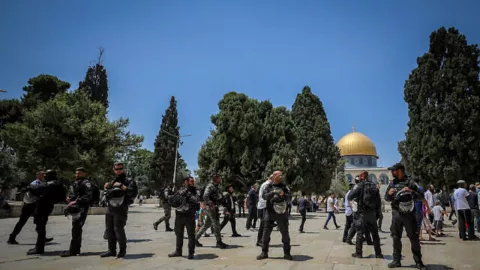 Al-Aqsa Dipenuhi Umat Yahudi, Yordania, Turki, Mesir Langsung... - GenPI.co