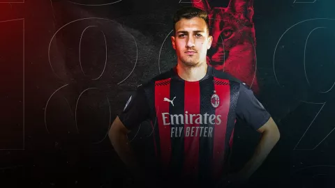 Menggila di Bursa Transfer, AC Milan Kedatangan 5 Pemain Baru? - GenPI.co
