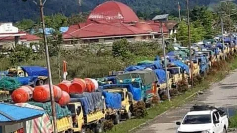Buntut Rusuh di Yalimo Papua, Ratusan Kendaraan Tertahan - GenPI.co