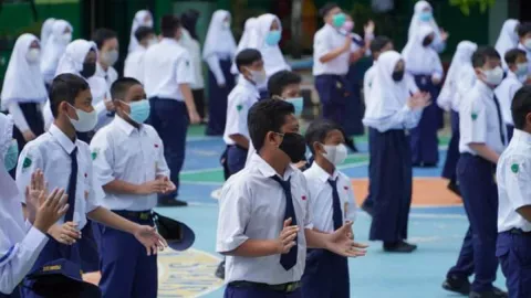 PPKM Level 4, Sekolah Tatap Muka di Banjarmasin Dihentikan - GenPI.co