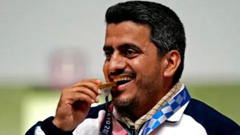 Sniper Iran Sambar Emas Olimpiade, Israel Jadi Salah Tingkah - GenPI.co