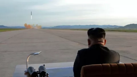 Korea Utara Menguji Lebih Banyak Rudal Jelajah, Kim Jong Un Sebut Kesiapan Perang - GenPI.co