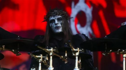 Kabar Duka, Mantan Drummer Slipknot Joey Jordison Meninggal Dunia - GenPI.co