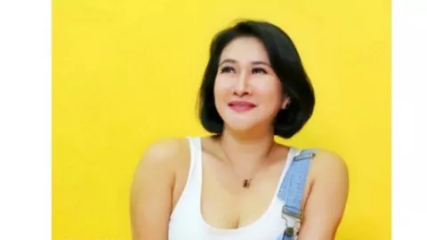 Unggah Foto Seksi, Yurike Prastika Sering Diajak Kencan Berondong - GenPI.co