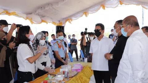 Menteri Trenggono Ajak Masyarakat Nelayan untuk Vaksin Covid-19 - GenPI.co