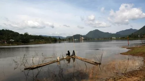 Aneh, Ada Fenomena Ajaib di Danau Tarusan Kamang - GenPI.co