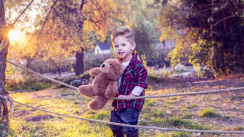 Menurut Psikolog, Ini Manfaat Bermain Boneka untuk Anak - GenPI.co