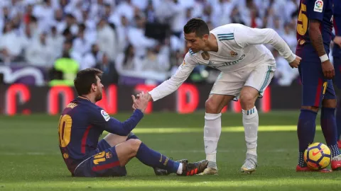 Ada 'Peran' Ronaldo di Balik Hengkangnya Messi dari Barcelona - GenPI.co