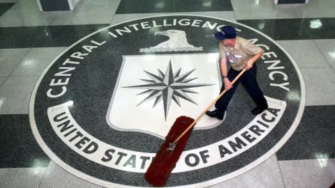 CIA Merekrut Warga Negara Rusia untuk Jadi Mata-mata, Putin dalam Bahaya! - GenPI.co