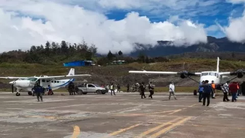 Mendadak, Pemkab Puncak Papua Tutup Sementara Akses Penerbangan - GenPI.co