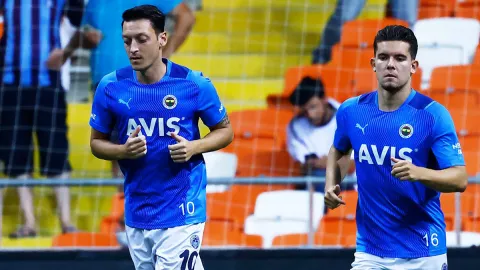 Bos RANS Cilegon FC Blak-blakan Kabar Terbaru Mesut Ozil, Aduh - GenPI.co