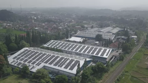 Danone Indonesia Mulai Menggunakan PLTS di Pabriknya - GenPI.co