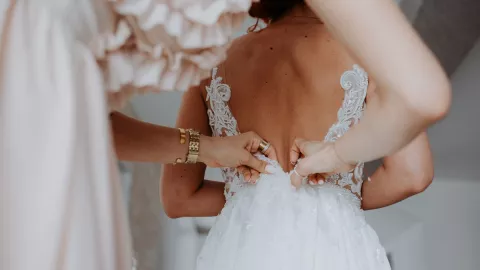 Rahasia Tubuh Ideal Pakai Gaun Pernikahan Supaya Makin Anggun - GenPI.co
