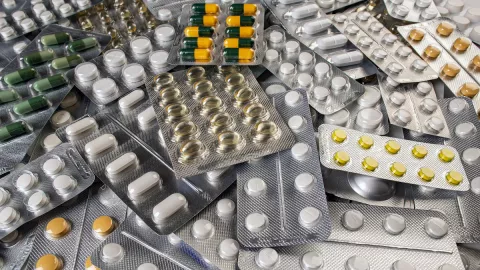 Asam Lambung Ambrol, 5 Obat Paling Manjur untuk Penderita Maag - GenPI.co