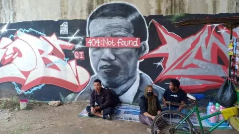 Mural Mirip Jokowi di Flyover Bandung Akhirnya Dihapus - GenPI.co