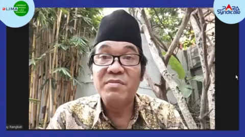 Ray Rangkuti: Ada Bisikan Mega ke Jokowi untuk Amandemen UUD 1945 - GenPI.co