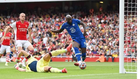 Chelsea Bantai Arsenal, Lukaku Cetak Rekor di Liga Inggris - GenPI.co