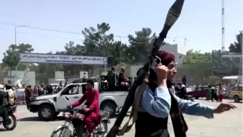 Taliban Segera Umumkan Kabinet Afghanistan - GenPI.co