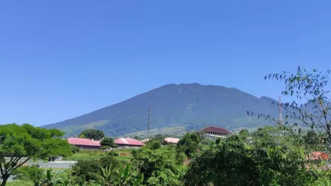 Mulai Besok Pendakian Gunung Gede Pangrango Dibuka, Cek Syaratnya - GenPI.co