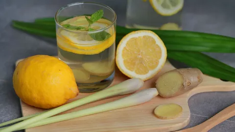 Minum Air Lemon Ditambah Serai Khasiatnya Wow Banget - GenPI.co