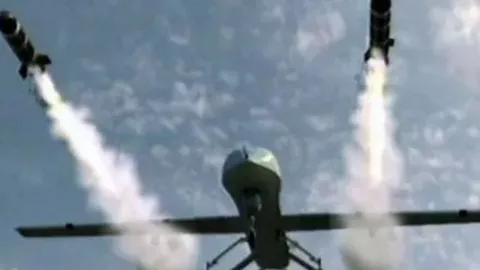 Drone Tempur Serang Bandara Arbil Irak - GenPI.co