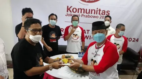 Jokowi 3 Periode, JokPro: Kami Tidak Melanggar Konstitusi - GenPI.co