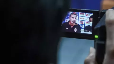 Rekrut 6 Pemain Baru, Pelatih Persija Buka Suara - GenPI.co