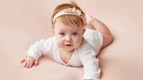 8 Inspirasi Nama Bayi Perempuan Bermakna Ceria, Banyak Dicari! - GenPI.co