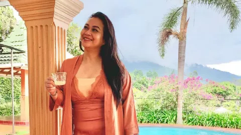 Zoya Amirin Beri Tips Mantul untuk Suami Istri, Pasti Makin Intim - GenPI.co