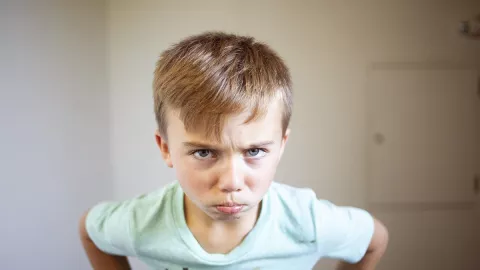 Anak Mudah Marah, 3 Cara Jitu Orang Tua Mengendalikan Emosinya - GenPI.co