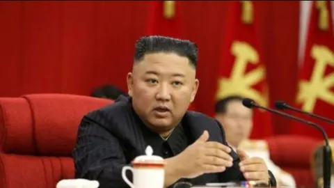 Pemimpin Korea Utara Kim Jong Un Berang, Lalu Tunjuk Hidung AS - GenPI.co