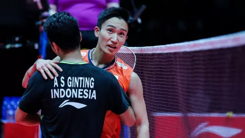 Kejuaraan Dunia: Kento Momota Sial, Anthony Ginting Ketiban Untung - GenPI.co