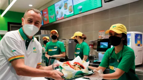 Hadir di Indonesia, Subway Gaet 30 Petani Sayur Lokal - GenPI.co