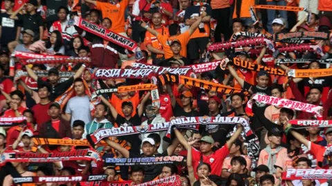 Cetak Gol Saat Persija Bungkam Arema FC, Krmencik Singgung Jakmania - GenPI.co