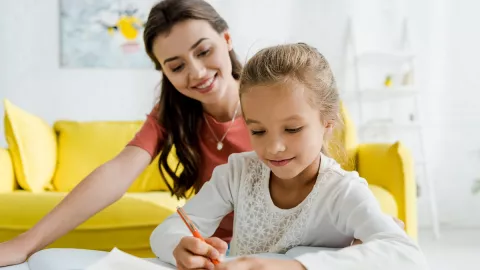 Mom, Anak Bisa Menjadi Aktif dan Mandiri dengan Metode Montessori - GenPI.co