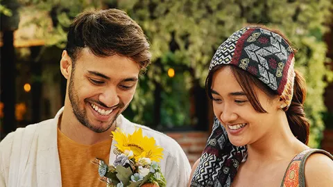 5 Rekomendasi Film Romantis Indonesia yang Kisahnya Bikin Baper - GenPI.co