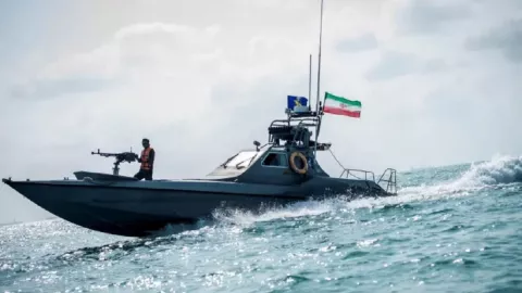 Garangnya Angkatan Laut Iran, Kelompok ini Langsung Kocar-kacir - GenPI.co
